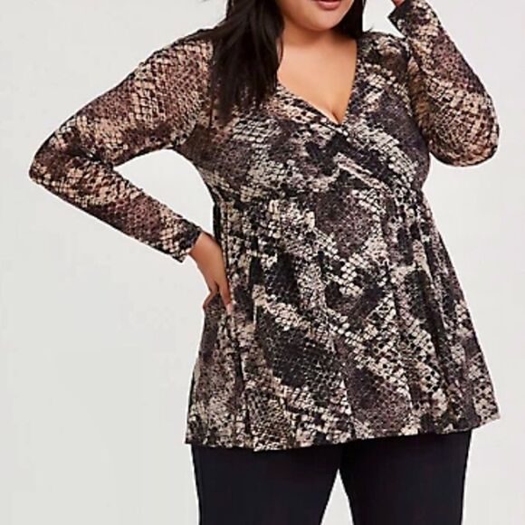 Torrid Snakeskin Print Mesh Surplice Babydoll Top Size 00 - Picture 1 of 10
